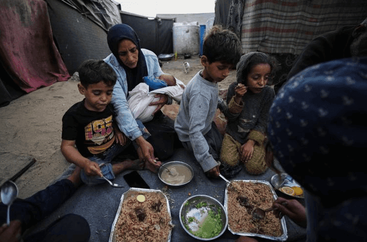 High Food Costs Strain Algerian Families During Ramadan