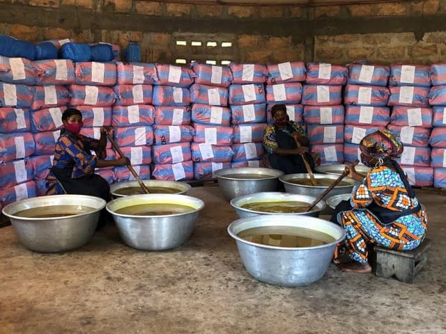 Togo Shea Company Preserves Women and Youth Employment with Trade Hub Investment