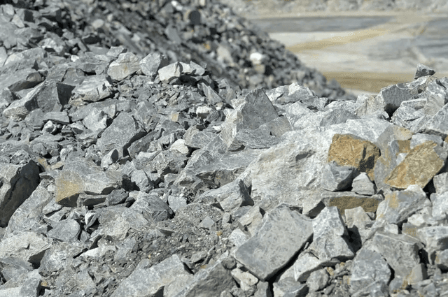 Zimbabwe Imposes Immediate Restrictions on Raw Lithium Shipments